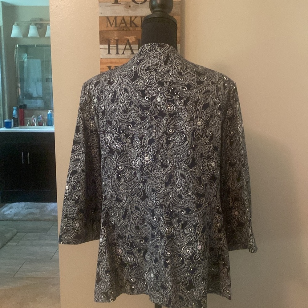Briggs New York bl/wh paisley jacket, one front button, Sz 16W, unlined, EUC - Picture 4 of 8
